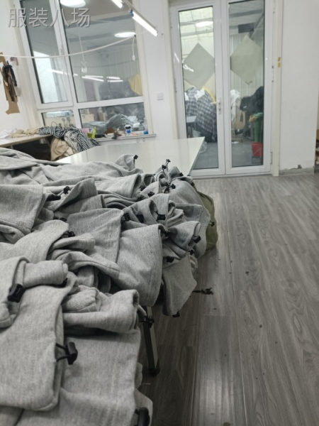 服装厂招工 
主要做针织 熟练 长期 缝纫工 八一  平机-第2张图片
