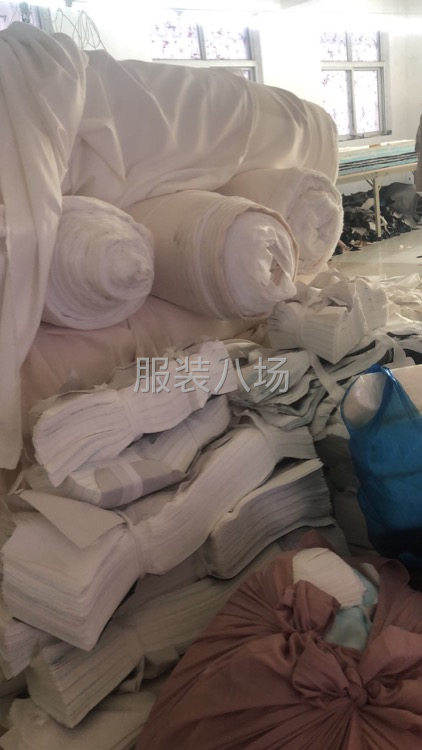 誠(chéng)聘：
熟練機(jī)工10名
半成手5名
包裝1名
副裁或拉布1名-第1張圖片