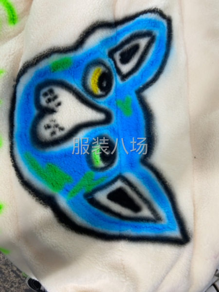 承接服装、鞋子、手袋的手绘喷色工艺-第3张图片