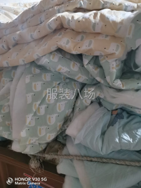 招秀包边3名，活多量大，工资招手包边3名，工价高，工资月结，-第1张图片