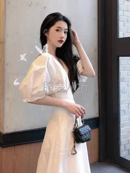 运动套装小西装款式多外发-第1张图片