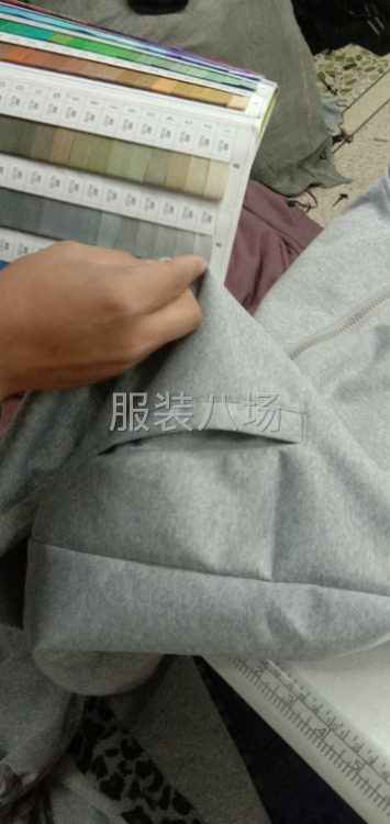 1千件工装外发-第1张图片