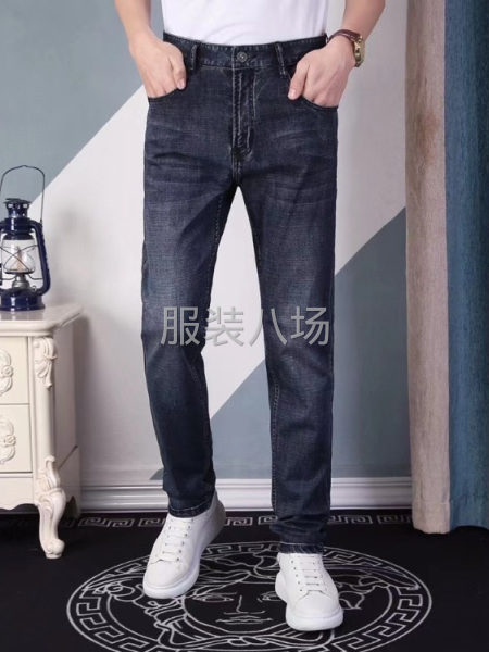 男女運動戶外商務服裝批發(fā)跳樓處理-第5張圖片