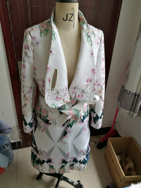 女装时装四季装，双面尼大衣-第2张图片