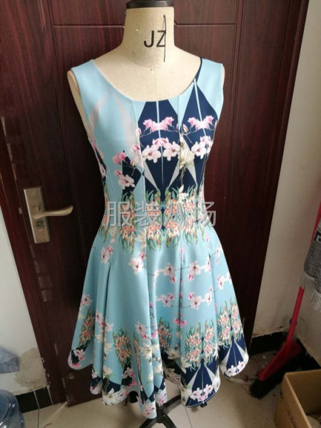 承接女装时装四季装，双面尼和颗粒生产加工-第2张图片