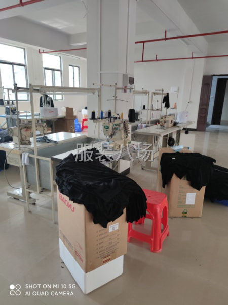 急招针织锁边工2名，平车工1名。-第1张图片
