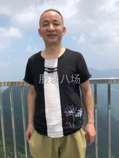 临时裁剪，工作认真，质量保证。可计件，可包厂。价格优惠。-第1张图片