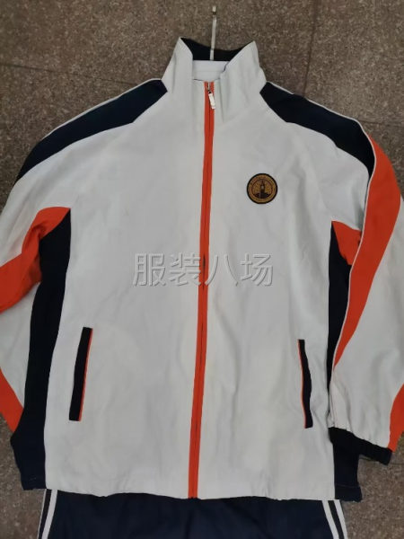 校服20000套带内网 清货便宜-第3张图片