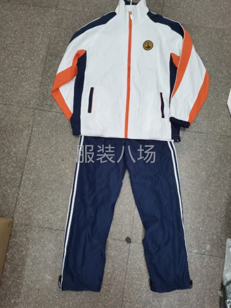 校服20000套带内网 清货便宜-第4张图片