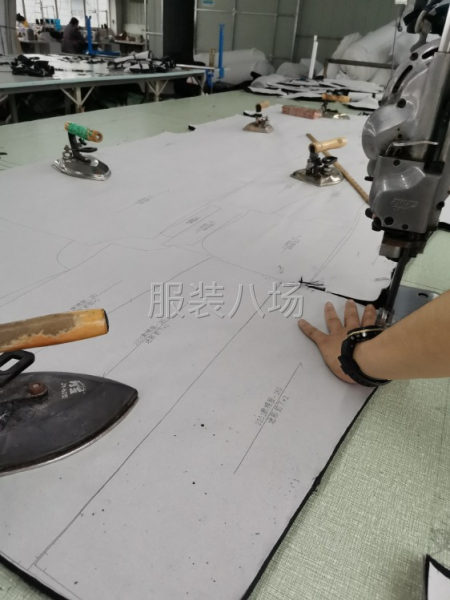 专业上门裁剪来料裁剪，专业裁男女装棉服羽绒服！-第1张图片