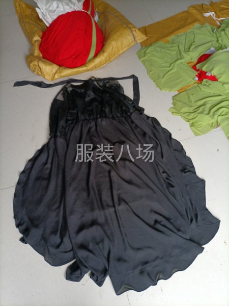 1200件女装外发-第1张图片