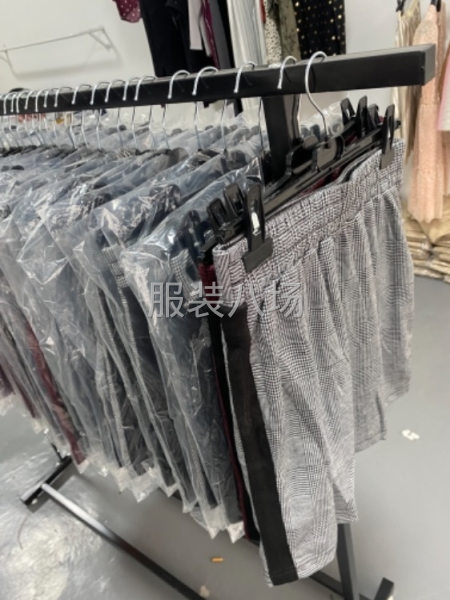 批發半身裙3500件-第2張圖片