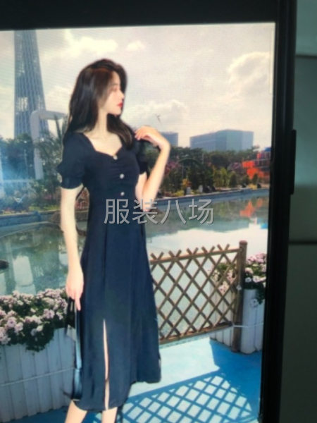以衬衣和裙子为主-第2张图片