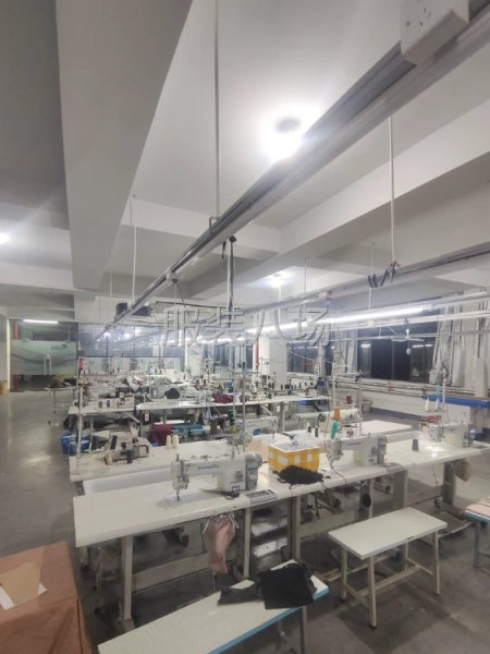 服装厂承接加工单，主做针织面料，校服餐饮服男女装童装上衣-第1张图片