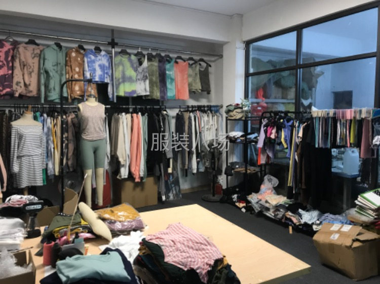 转办公室展厅版房设备齐全 适合做办公室电商 仓库 版房 加工-第1张图片