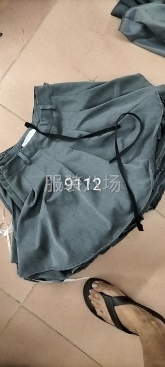 老贺百褶裙-第1张图片