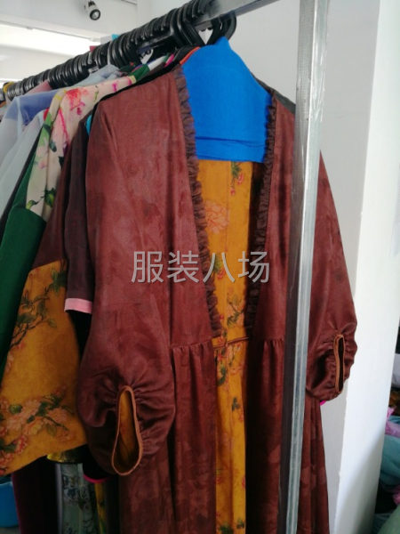 服装精品厂找外发合作-第1张图片