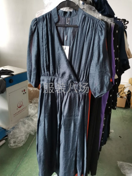 400件女装/连衣裙/整烫/包装外发-第1张图片