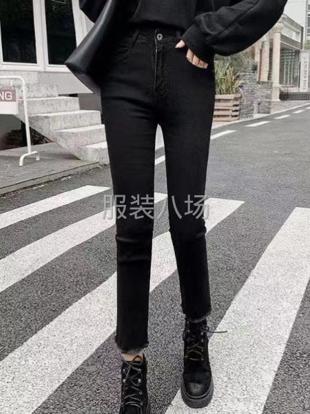 工厂直批女装牛仔裤特惠价处理-第1张图片