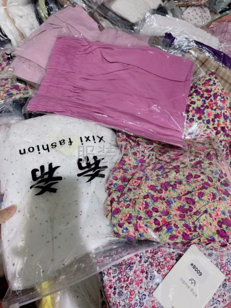 专营杂款女装，一年四季供货！批发零售杂款，不退不换。-第3张图片