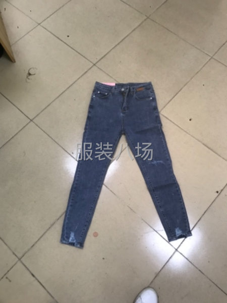 本工厂专门做牛仔女装裤子-第1张图片