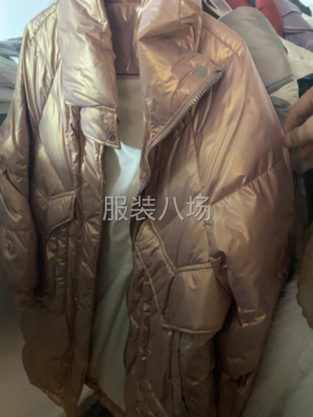 回收各类服装尾货-第1张图片
