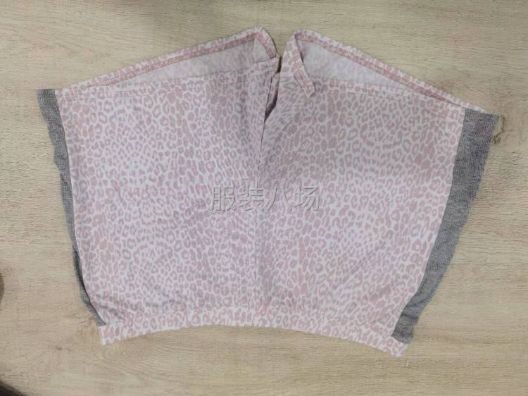 1.5万套女装外发-第2张图片