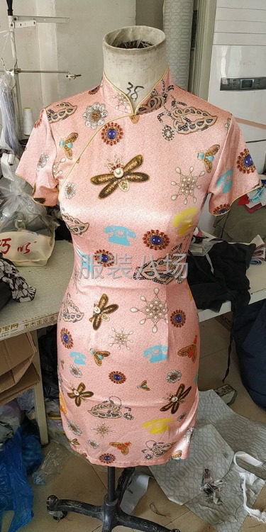 承接服装裁片加工制作，样衣，网店单，西服，真丝类，等都可以。-第1张图片