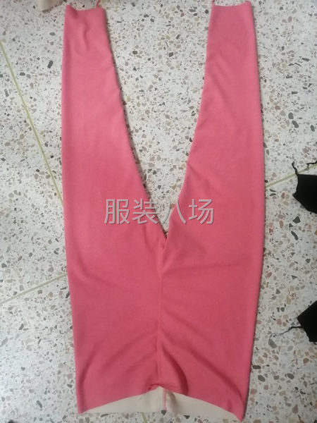 本人有一组人有30多个在义乌专业承包各种内衣套装车位。-第4张图片