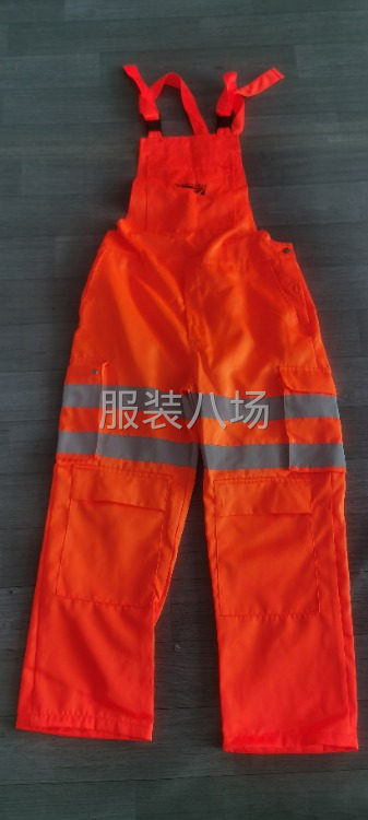 6千件工装外发-第1张图片