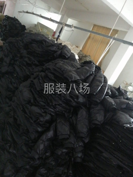 招服装临时打扣的-第1张图片