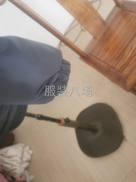 眾馳服飾冬季羽絨服大量生產(chǎn)，款少量大，-第4張圖片