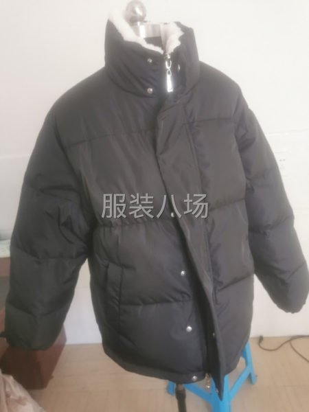 众驰服饰冬季羽绒服大量生产，款少量大，-第1张图片