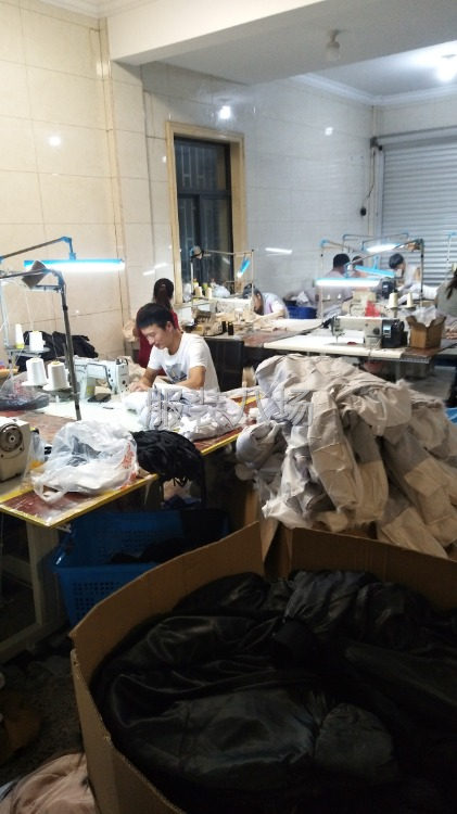 急招整件车位工主要作派克服内胆  套里布-第1张图片