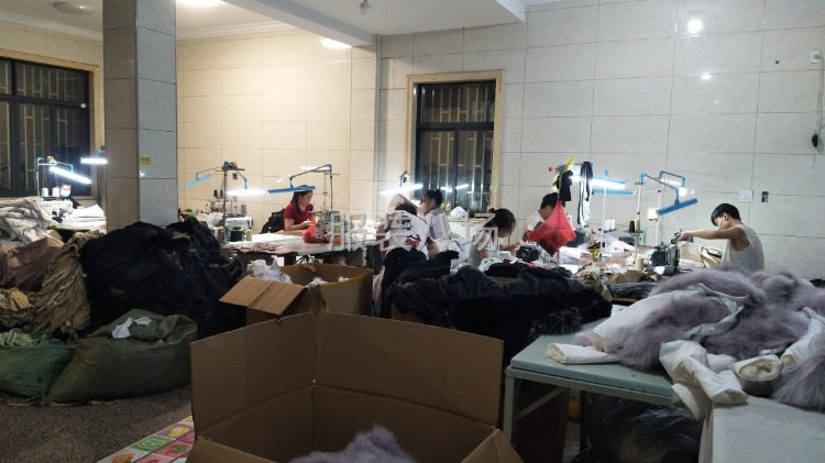 急招整件车位工主要作派克服内胆  套里布-第2张图片