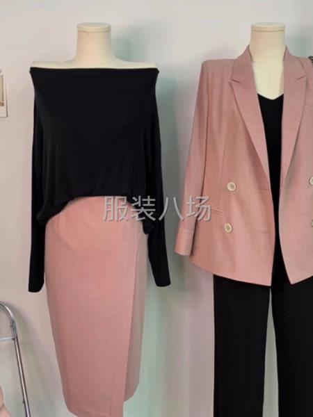 150件女裝/連衣裙/西服西褲/夾克風(fēng)衣/襯衫/棉麻/羽絨服-第1張圖片