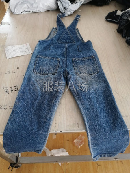 现有2300件牛仔背带裤外放，价格优厚-第3张图片