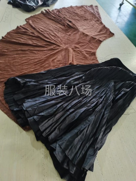 俊豐壓褶承接各種服裝壓褶加工-第4張圖片