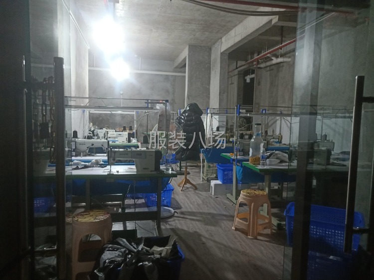承接羽絨服，公司貨，市場貨等各類服裝-第1張圖片