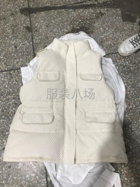 大量生產羽絨服，招夫妻車工，12名，貨源充足，款式簡單，-第3張圖片