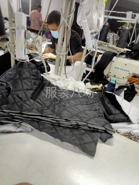 小作访，现有六七个人承接各种针织，梭织衣服裤子，连衣裙都能做-第1张图片