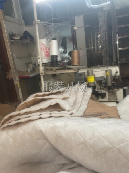 招夫妻搭档招简单款棉服-第1张图片