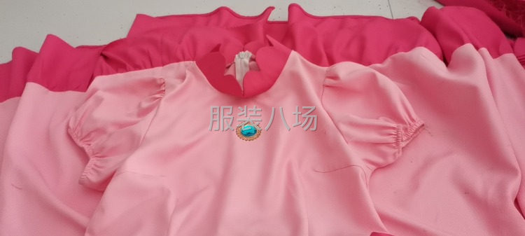 本人是加工厂，有8人，承接各种网店，市场女装加工，，欢迎来电-第1张图片