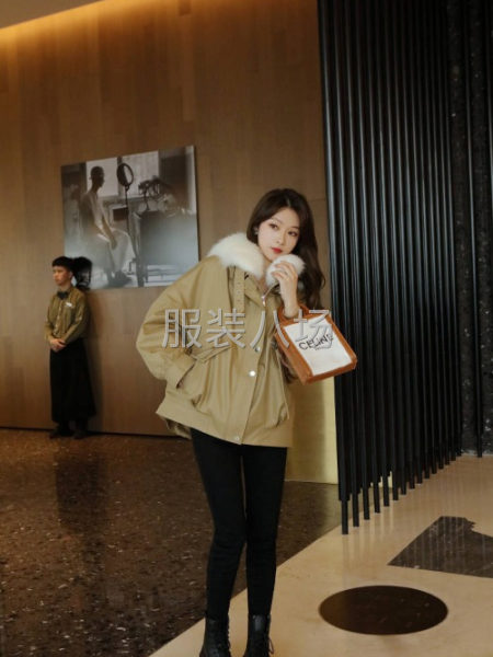 批发派克服2000件-第4张图片
