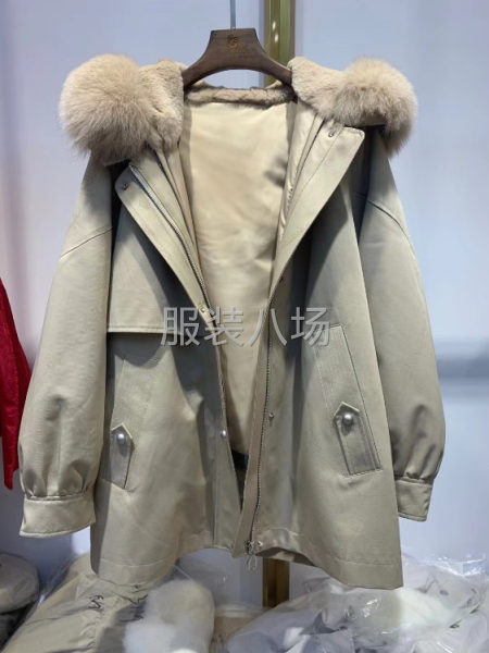 批发派克服2000件-第6张图片