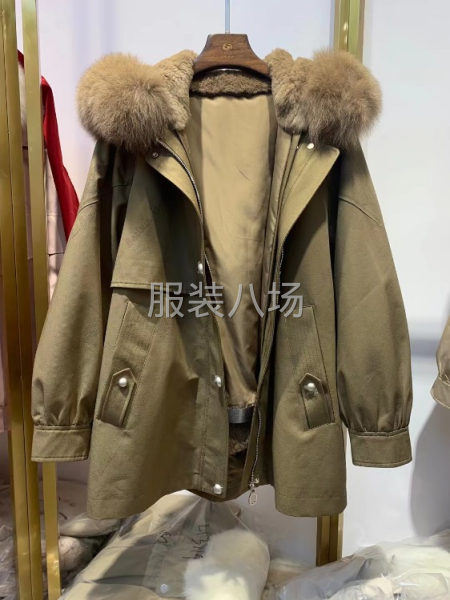 批发派克服2000件-第9张图片