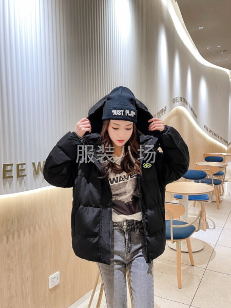 批发情侣款羽绒服5千件-第2张图片