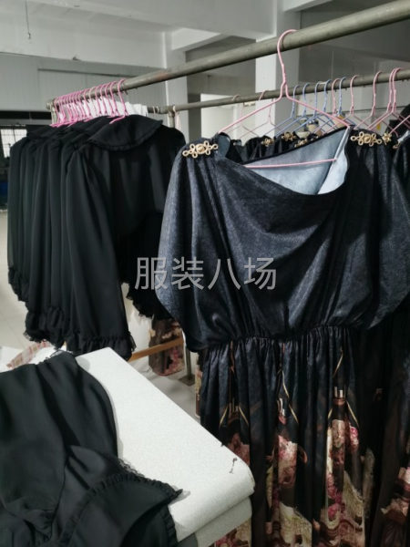 裙子整件车位-第1张图片