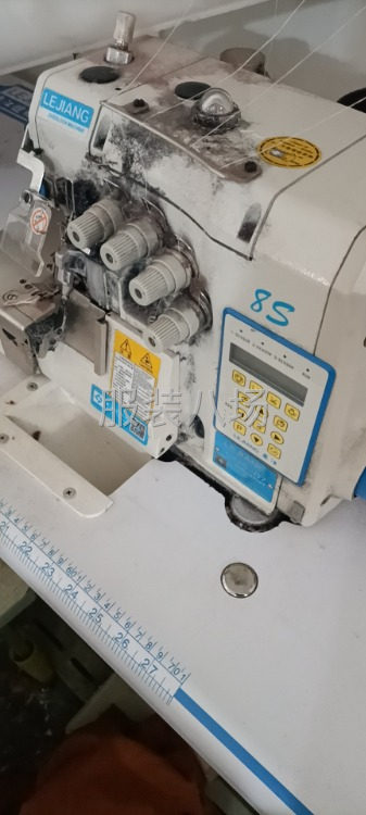 二手转让平车，靠边车都是9成新的，双针，砍车，裁剪台一应俱全-第1张图片