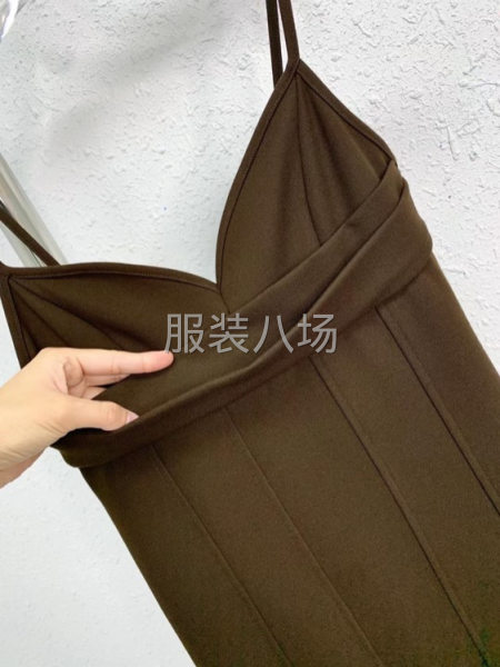 2022 新品, V领现代感胸衣 修身吊带裙-第2张图片